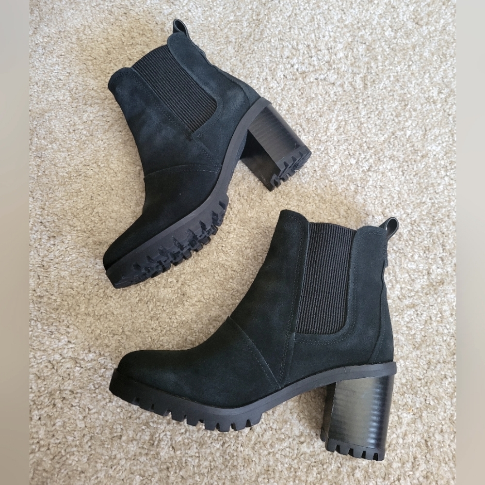 UGG Hazel waterproof Chelsea block heel bootie